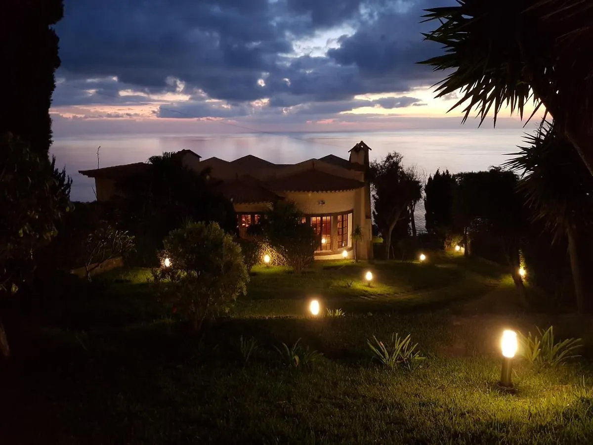 Secluded Sunset Villa On Cliff & 180 Degree Ocean Views Fajã da Ovelha