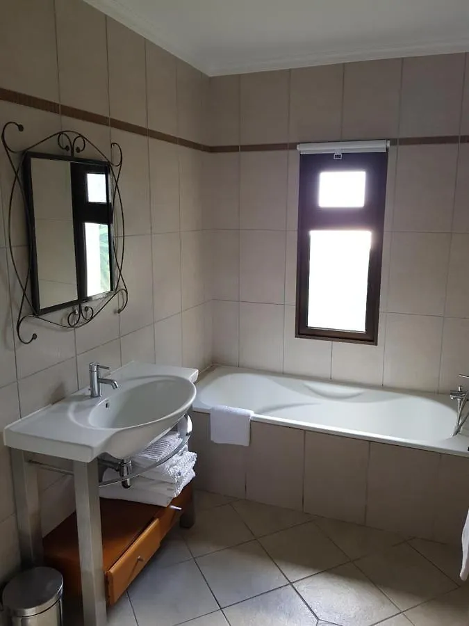 Fajã da Ovelha Secluded Sunset Villa On Cliff & 180 Degree Ocean Views