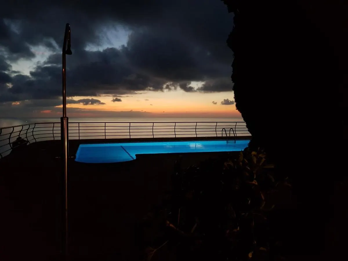 Fajã da Ovelha Secluded Sunset Villa On Cliff & 180 Degree Ocean Views פורטוגל