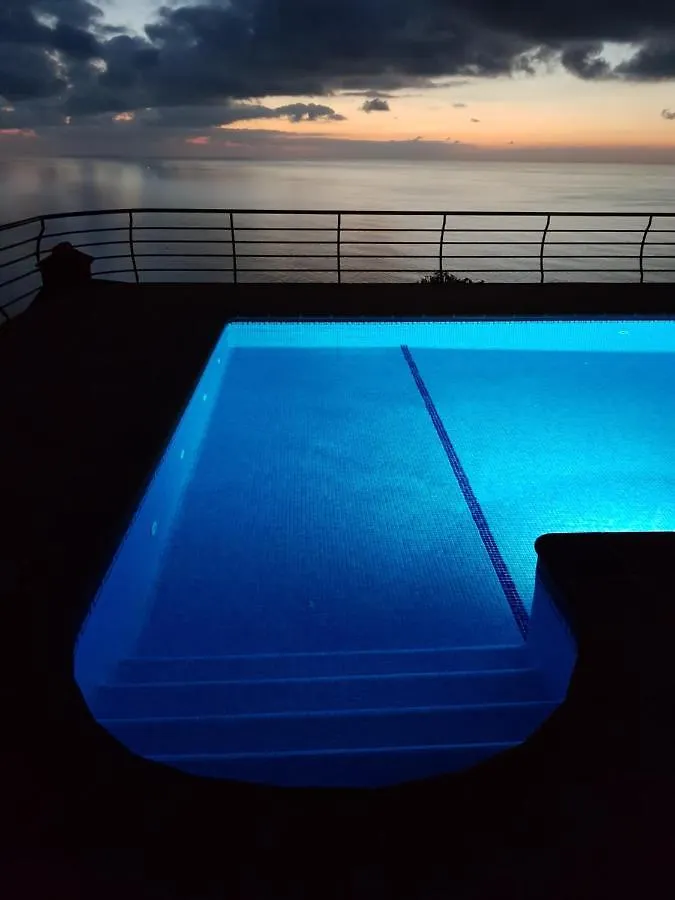 Secluded Sunset Villa On Cliff & 180 Degree Ocean Views Fajã da Ovelha