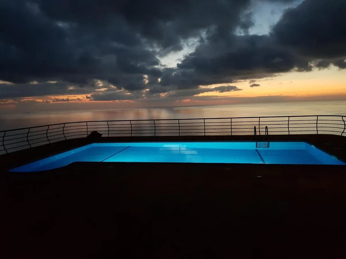 Secluded Sunset Villa On Cliff & 180 Degree Ocean Views Fajã da Ovelha